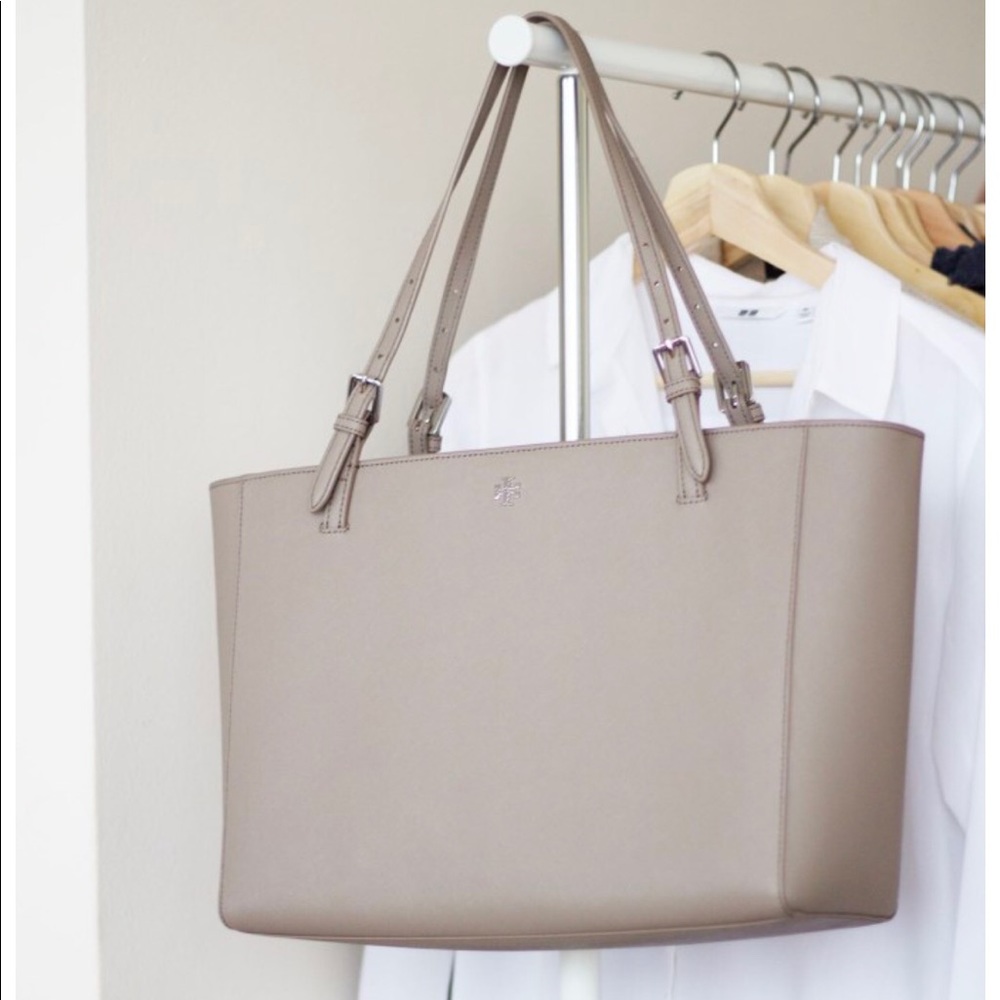 SOLD Like new Tory Burch York buckle tote
